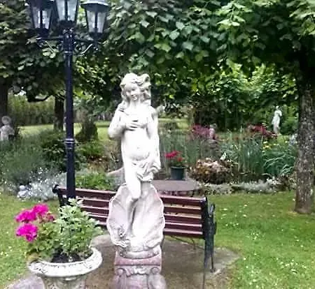 La Crapounette (adults Only) Bed & Breakfast *