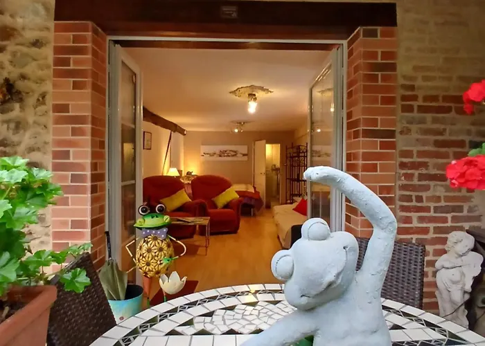 La Crapounette (adults Only) Nocleg ze śniadaniem *